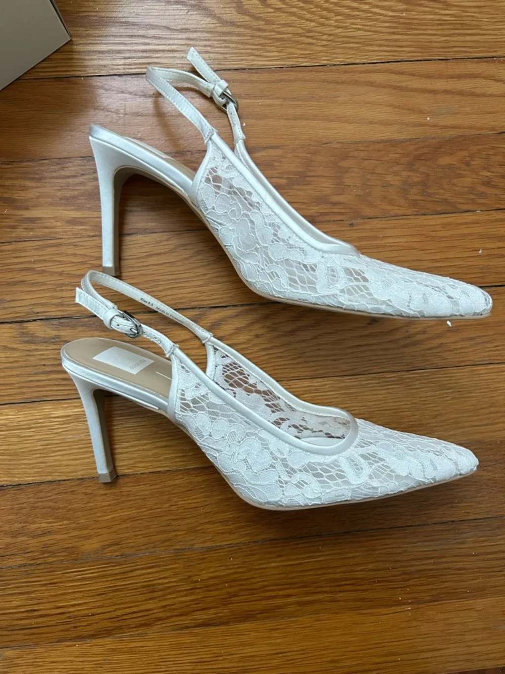 Elegant White Lace Slingback Pump — Yasmi Lace Slingback Dolce Vita
